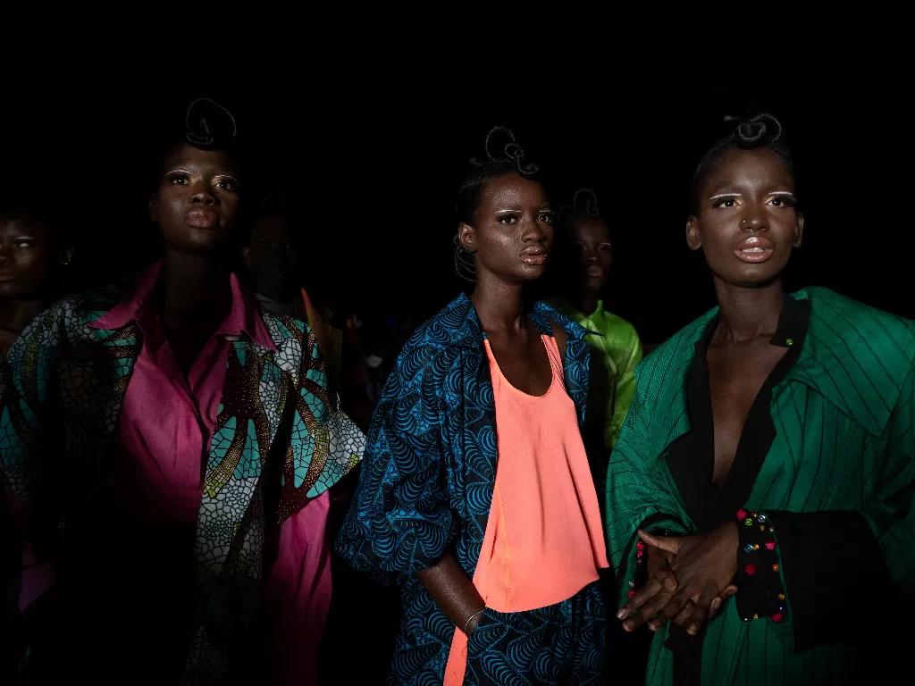 Dakar Fashion Week 2021. (photo/REUTERS/ZOHRA BENSEMRA)