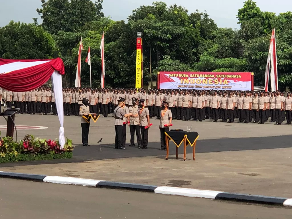Wakapolda Metro Jaya Brigjen Hendro Pandowo melantik ratusan polisi baru di SPN Lido, Bogor. (INDOZONE/Samsudhuha Wildansyah)