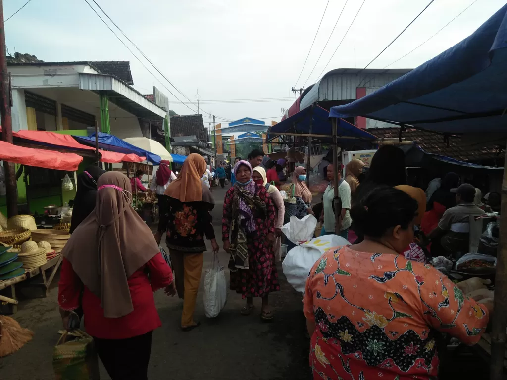 Mengenal pasar di Tulungagung yang buka sesuai 'Pasaran Jawa' (Aris Styo/IDZ Creators)