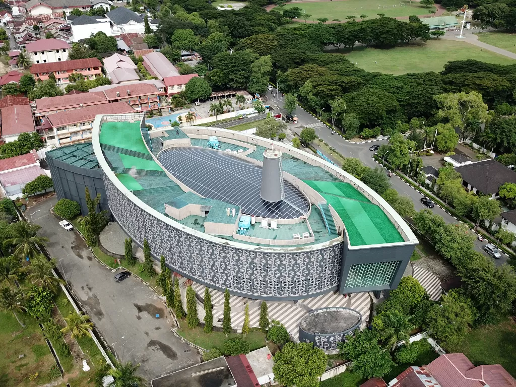 Foto udara Museum Tsunami Aceh di Banda Aceh. (Foto: ANTARA/Syifa Yulinnas)
