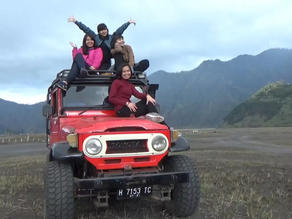 Wisata Jeep di Bromo (Ahmad Sugeng Laksono/IDZ Creators)