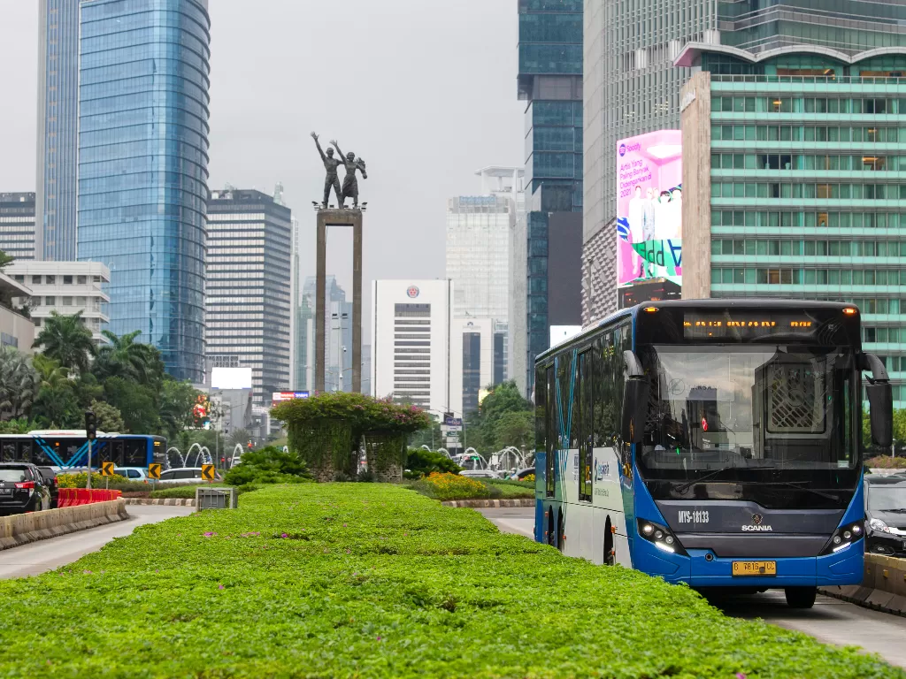 Bus TransJakarta. (ANTARA FOTO/M Risyal Hidayat/aww)