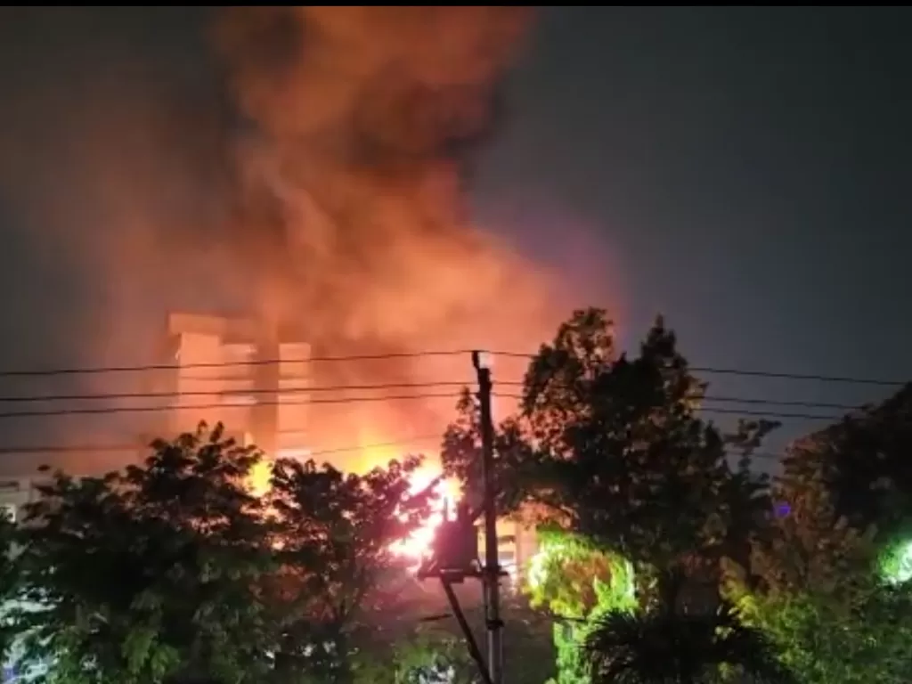 Cuplikan video kebakaran  di Rumah Sakit Kariadi Semarang, Kamis (30/12). (photo/Istimewa)