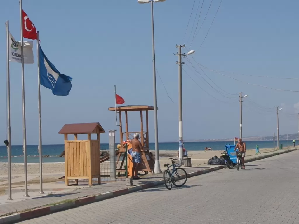 Pantai cantik ramah penyandang disabilitas (Elisa Oktaviana/IDZ Creators)