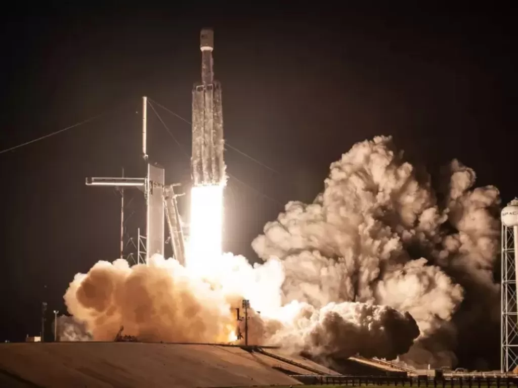 Peluncuran pesawat luar angkasa. (SpaceX)