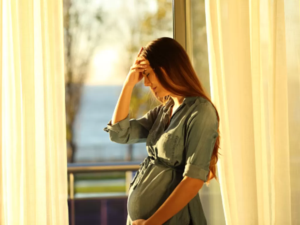Ilustrasi ibu hamil yang menderita stres (Pixabay/AntonioGuillem)