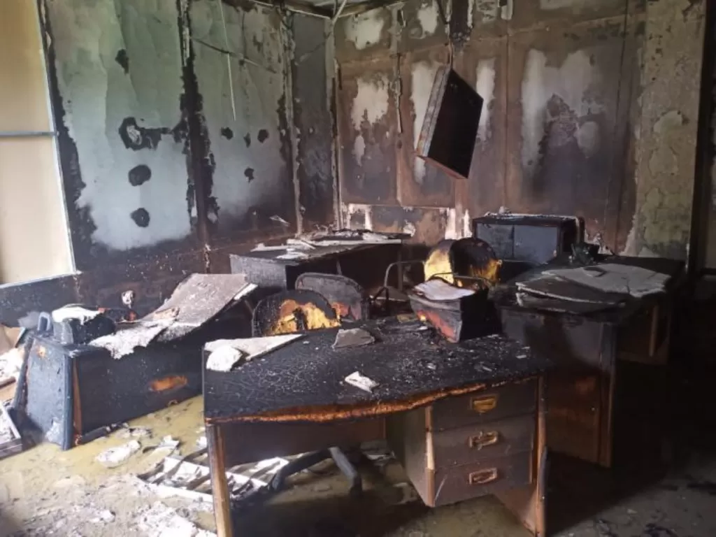 Ruang Fraksi Hanura Gedung DPRD Batam terbakar. (Dok Humas Polda Kepri)