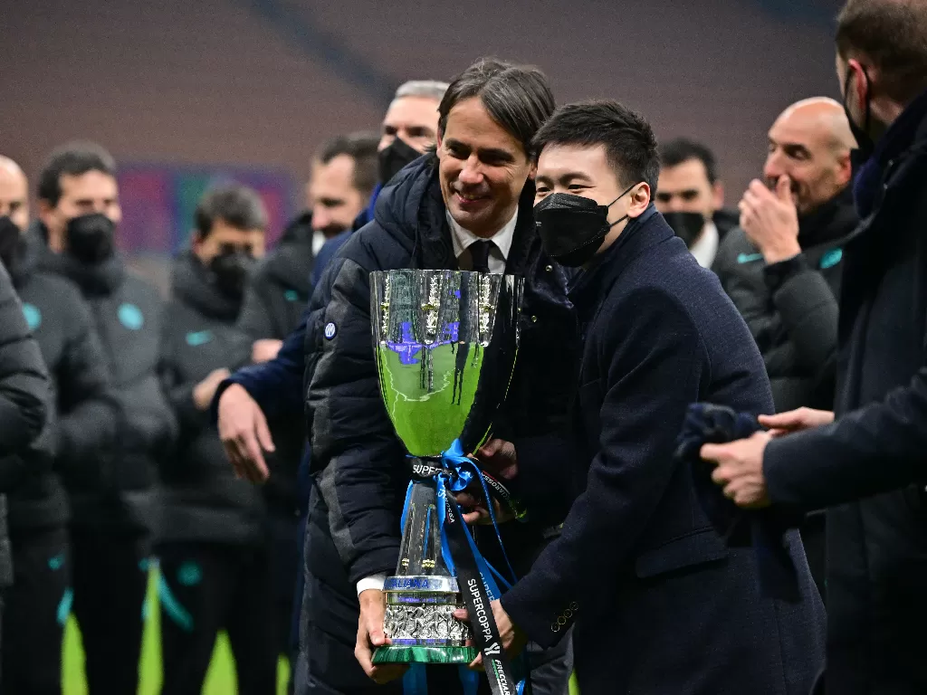 Pelatih Inter Milan, Simone Inzaghi. (REUTERS/Alberto Lingria)