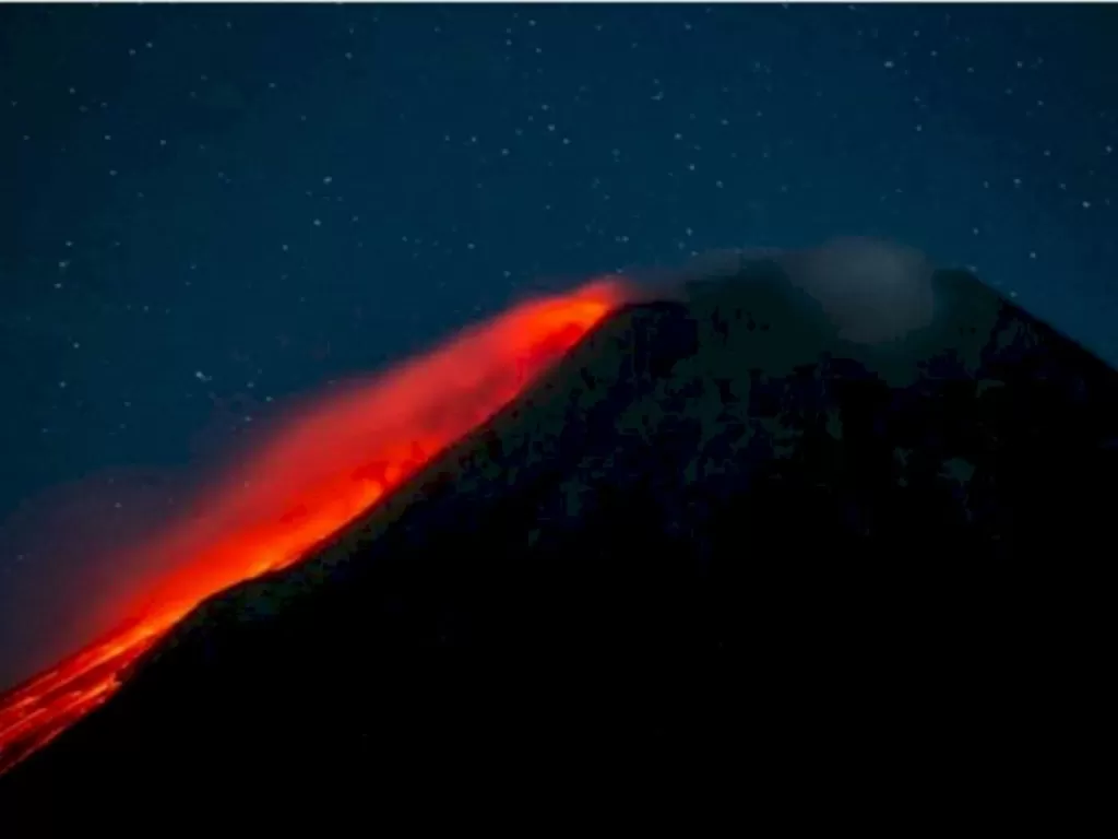 Luncuran lava pijar Gunung Merapi. (ANTARA FOTO/Hendra Nurdiyansyah)