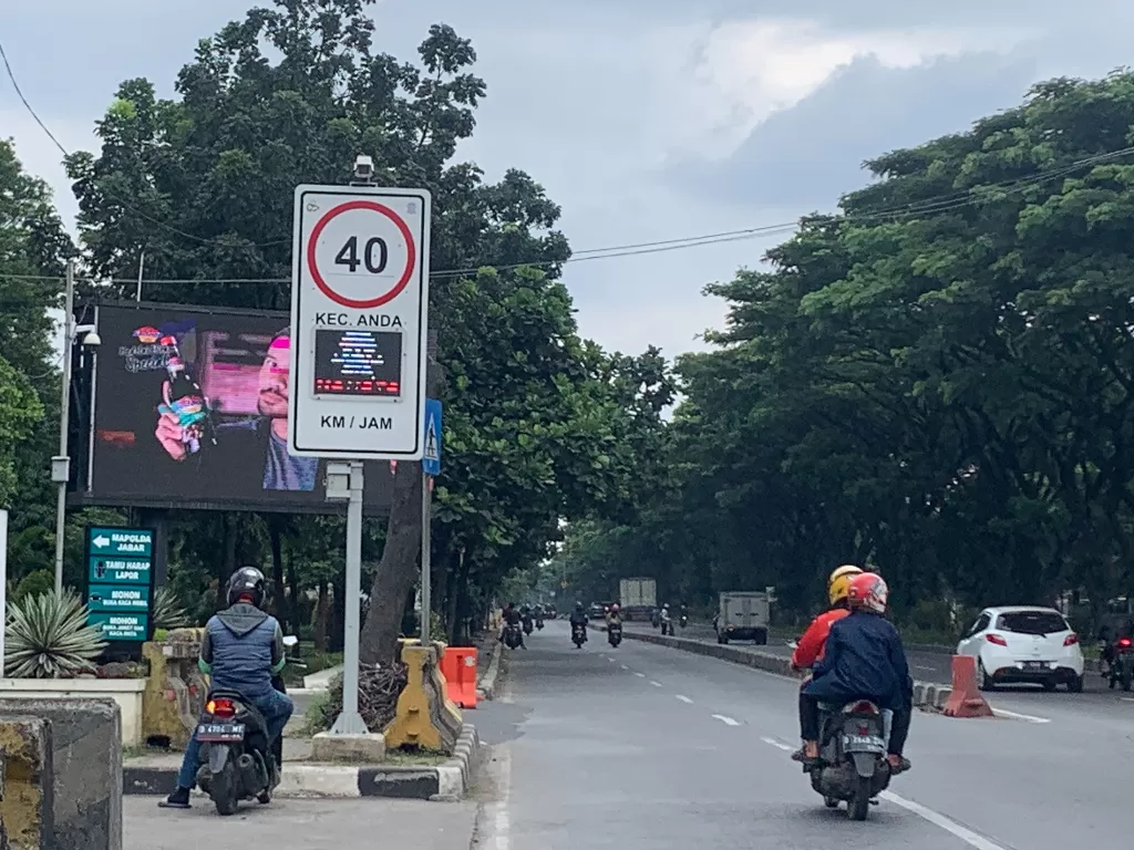 Alat ukur kecepatan di Bandung, Jawa Barat. (Faqih Mauludin/IDZ Creators)