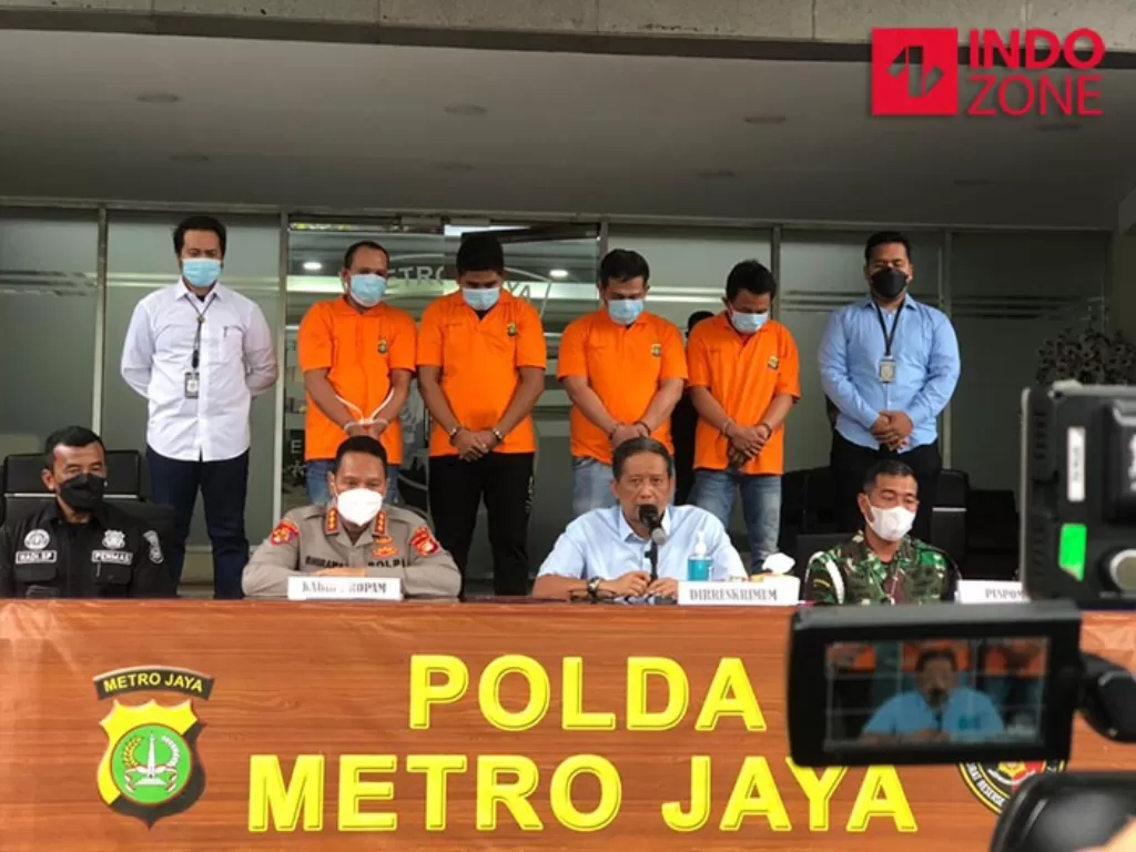 Konferensi pers Polda Metro terkait pembunuhan anggota TNI AD di Jakarta Utara.  (INDOZONE/Samsudhuha Wildansyah)