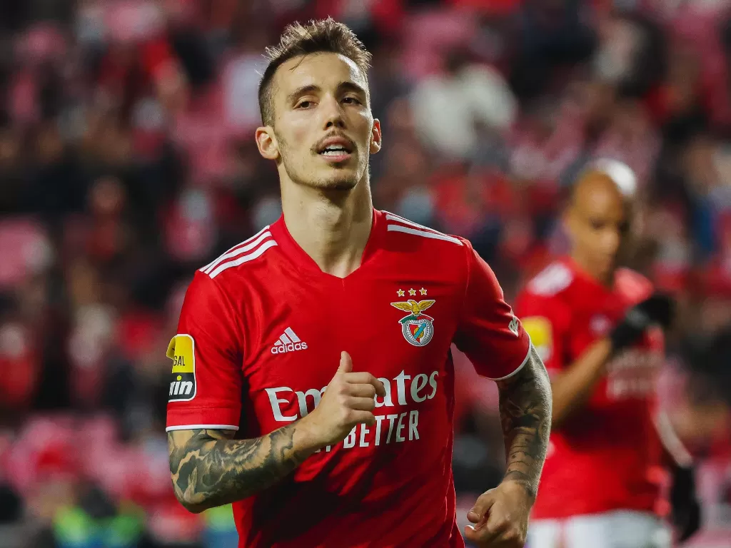 Bek Benfica, Alex Grimaldo. (Twitter/@grimaldo35)