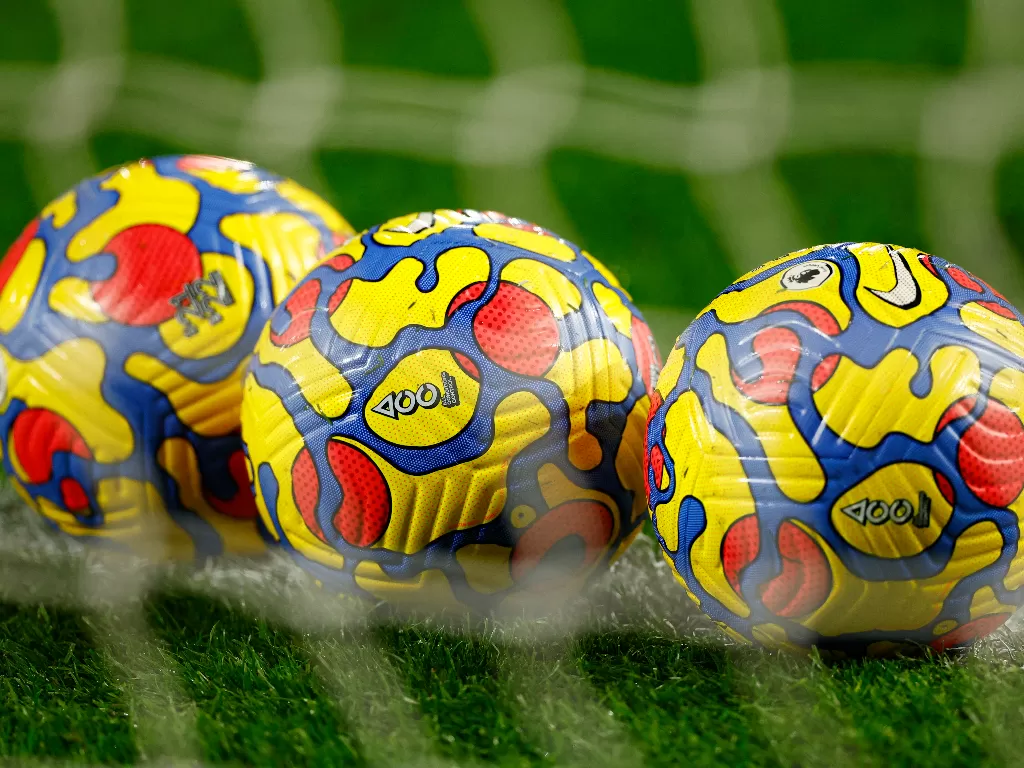 Ilustrasi - Bola yang dipakai di Liga Premier Inggris. (REUTERS/Andrew Boyers)