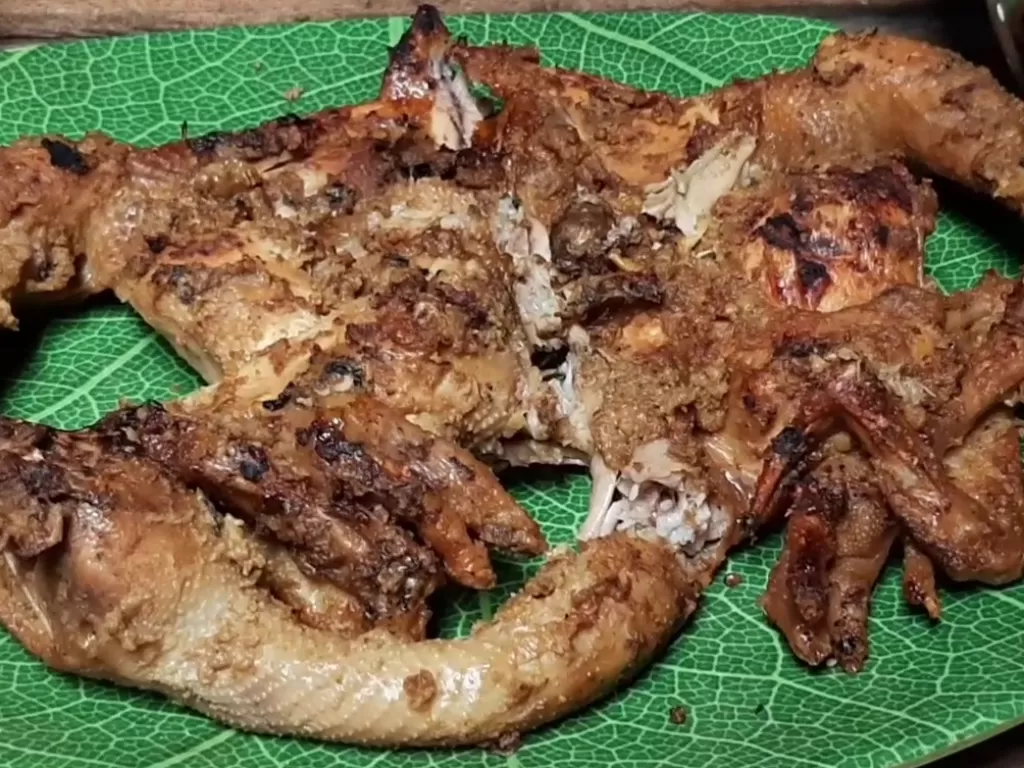Ayam panggang gurih manis khas Mbok Denok (Budiharjo Kusumo/IDZ Creators)