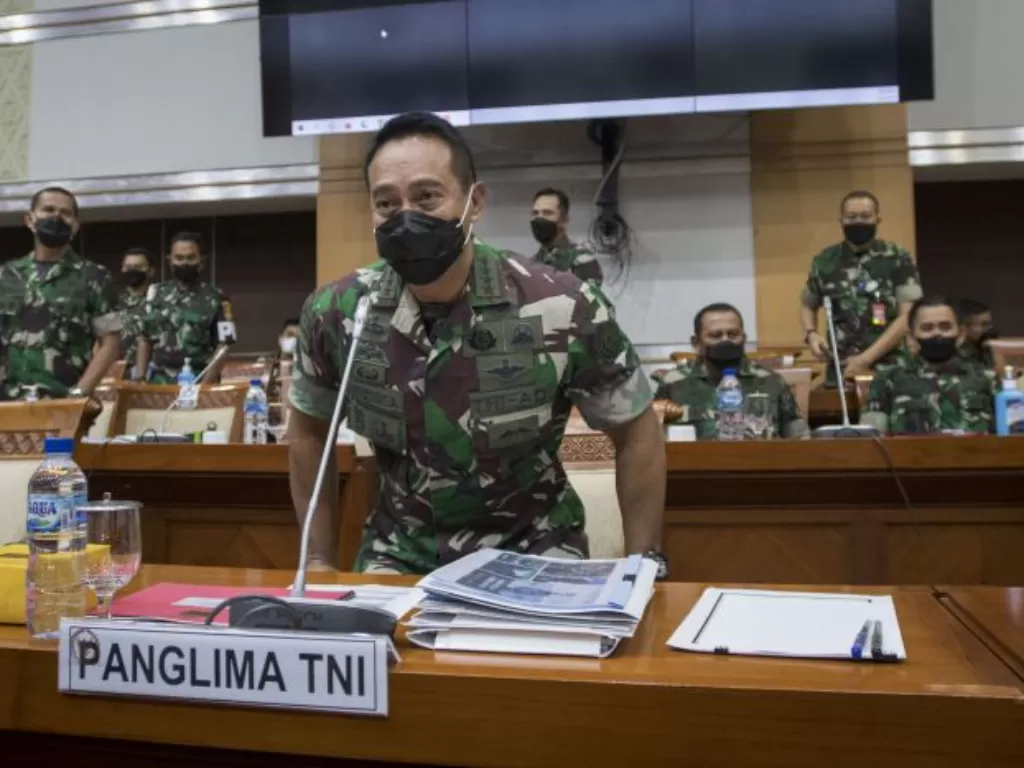 Panglima TNI Jenderal Andika Perkasa rapat bersama dengan Komisi I DPR RI. (ANTARA FOTO/Aditya Pradana Putra)