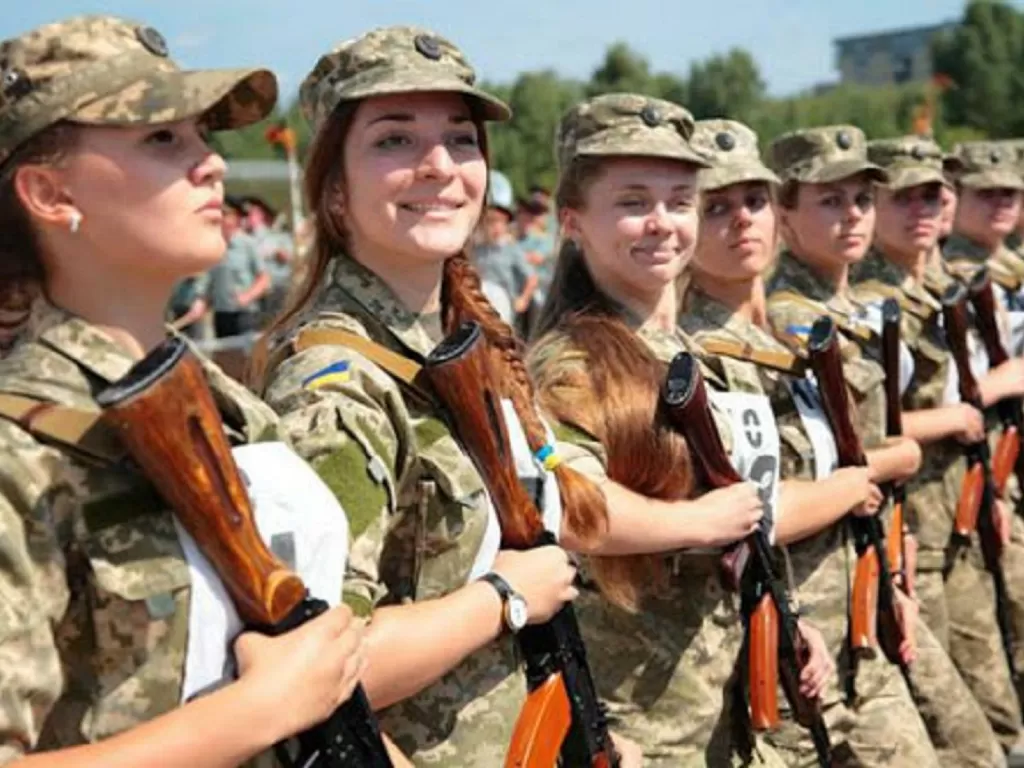 Potret tentara cantik Ukraina (WOMAN AT WAR)
