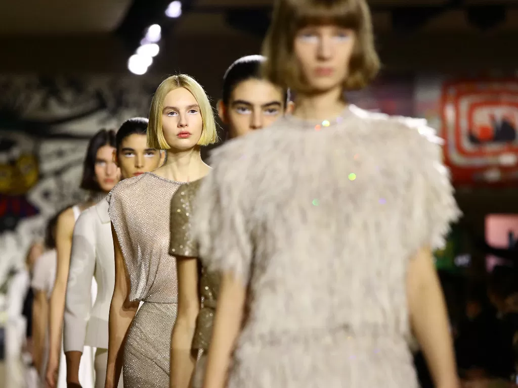 Koleksi Haute Couture Spring-Summer 2022 Dior di Paris. (REUTERS/Violeta Santos Moura)