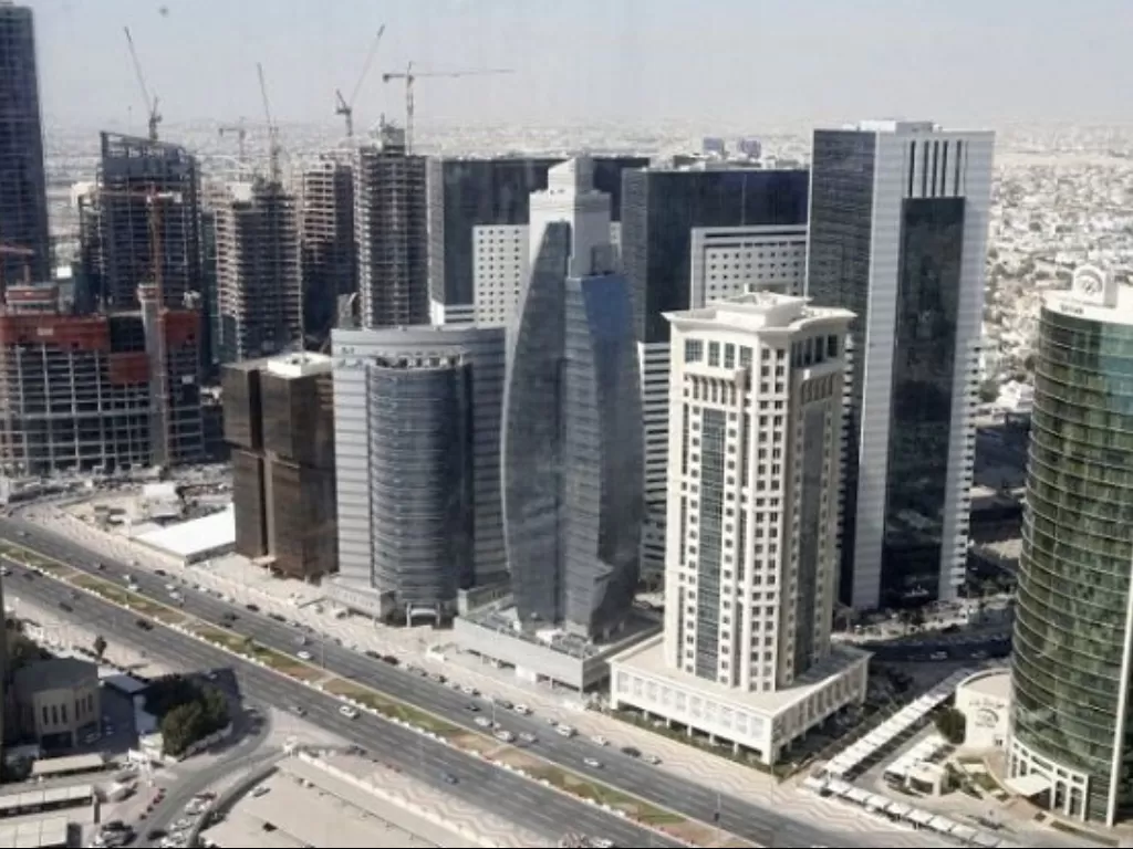 Pemandangan kota Doha dengan bangunan yang sedang dibangun, 2012. (Reuters/Fadi Al-Assaad)