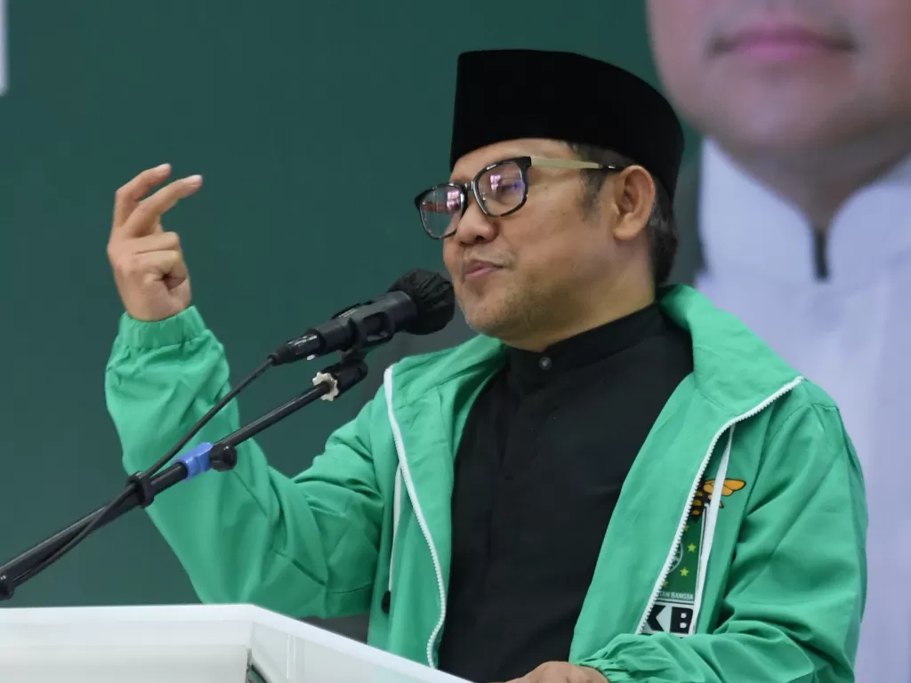 Ketua Umum PKB sekaligus Wakil Ketua DPR RI Abdul Muhaimin Iskandar memberi sambutan saat Halaqah Satu Abad NU di DPP PKB, Jakarta. (ANTARA FOTO/Hafidz Mubarak A)