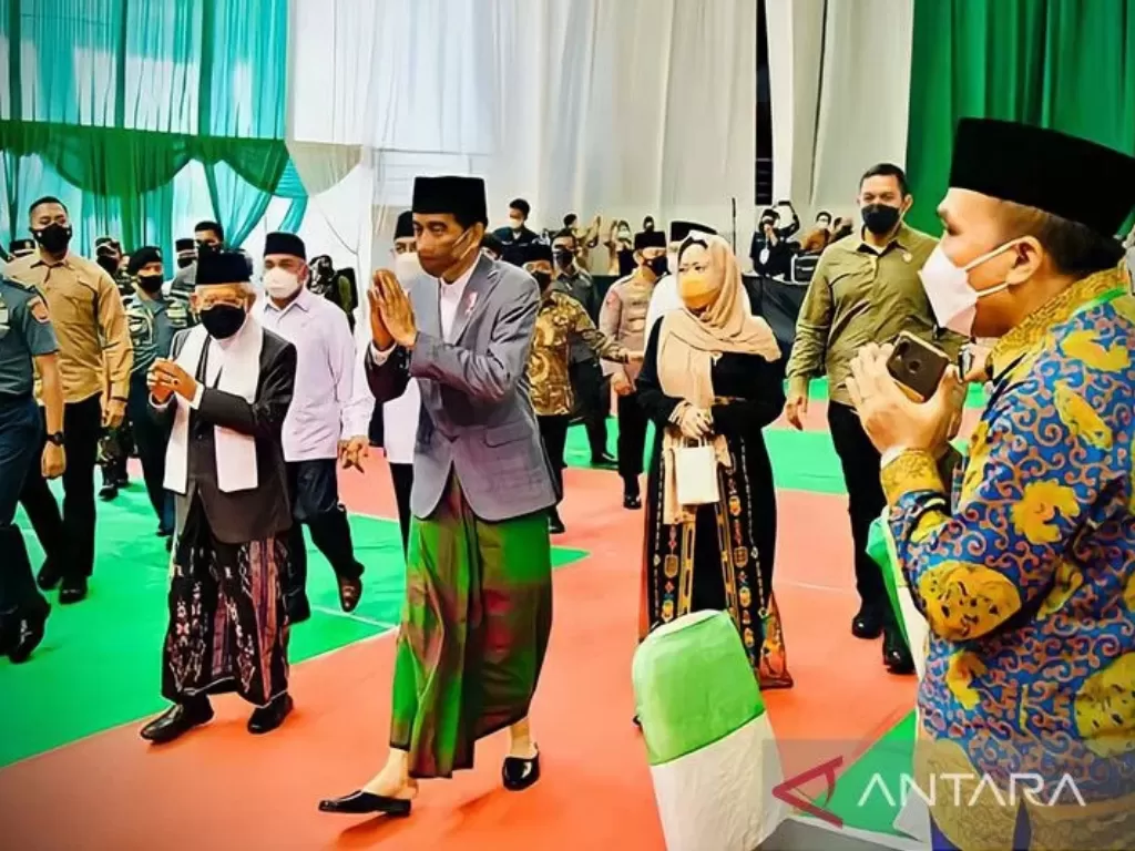   Presiden Joko Widodo dalam acara Pengukuhan Pengurus Besar Nahdlatul Ulama (PBNU) Masa Khidmat 2022-2027 dan Harlah Ke-96 NU di Balikpapan Sport and Convention Center, Balikpapan, Kalimantan Timur, Senin (31/1/2022). ANTARA/HO-Biro Pers Sekretariat Pres