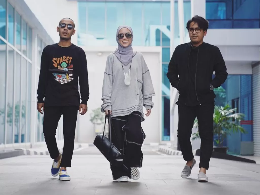 Grup musik Sabyan Gambus yang terdiri dari Ayus, Nissa, dan Kamal. (Instagram/@sabyan_gambus).