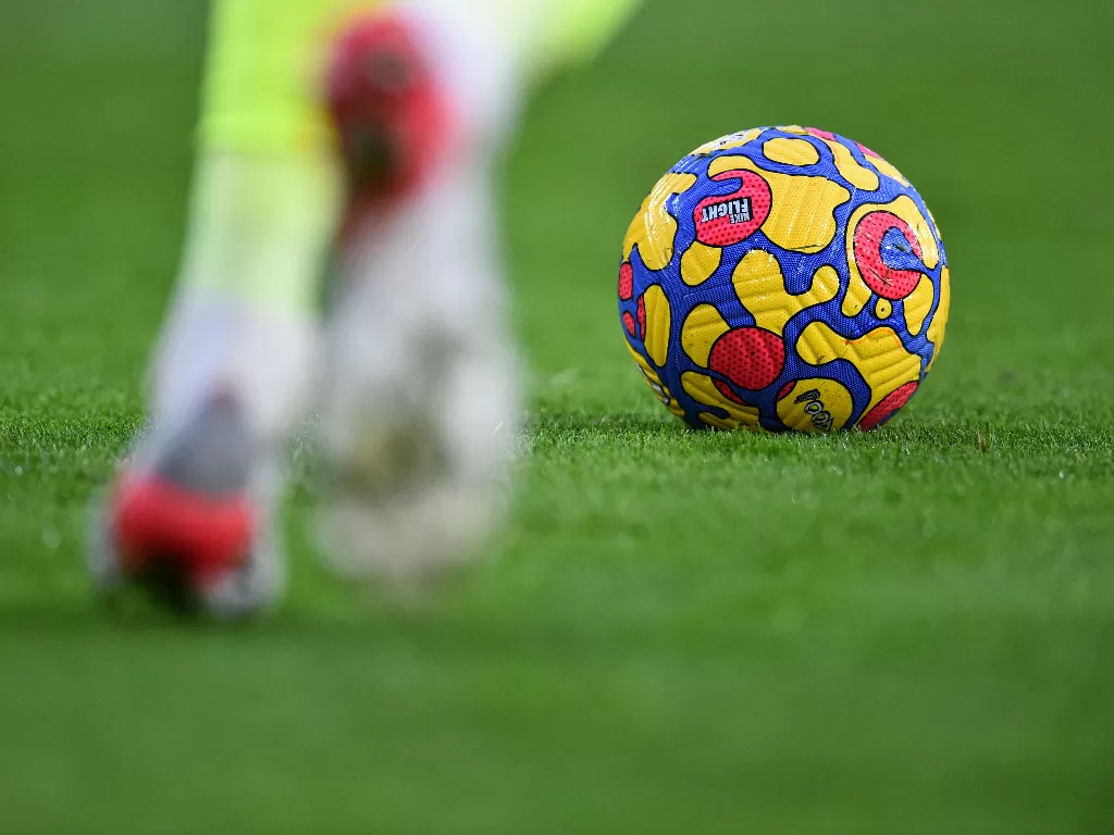 Ilustrasi - bola yang dipakai di Liga Premier Inggris. (REUTERS/Peter Powell)