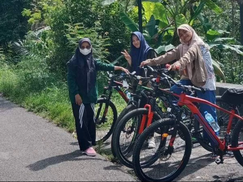 Warga bisa sewa sepeda untuk keliling kota (Adiwinata/IDZ Creators)