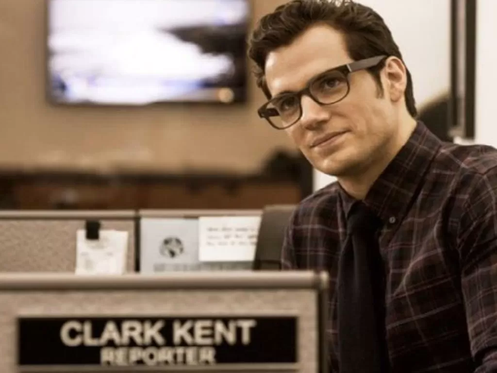 Clark Kent, karakter reporter di film fiksi. (IMDB).