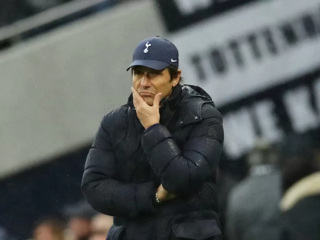 Pelatih Tottenham Hotspur, Antonio Conte. (REUTERS/David Klein)