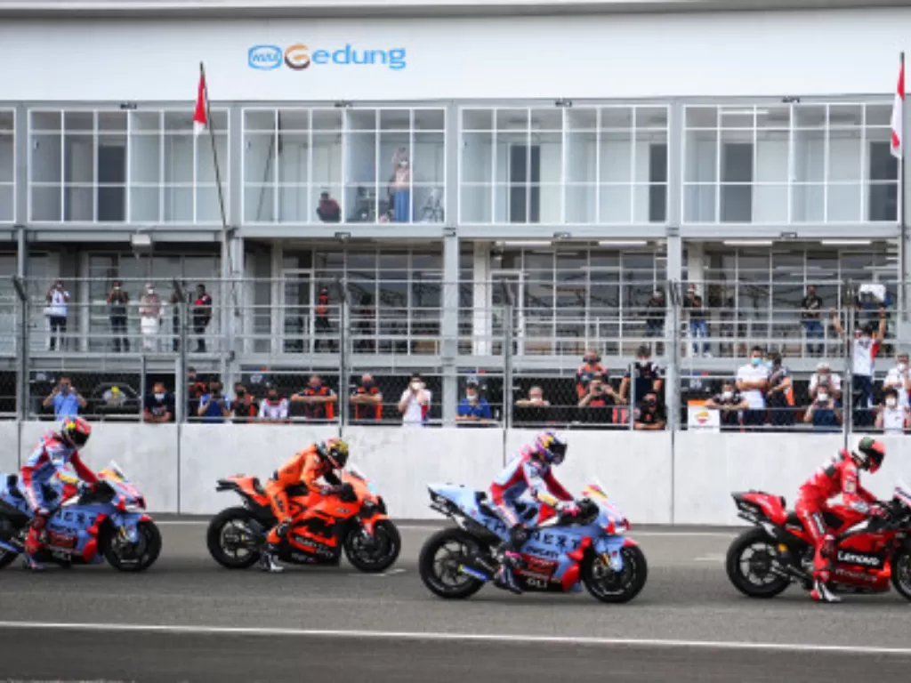 Suasana Sirkuit Mandalika saat tes pramusim MotoGP 2022. (ANTARA FOTO/Andika Wahyu)