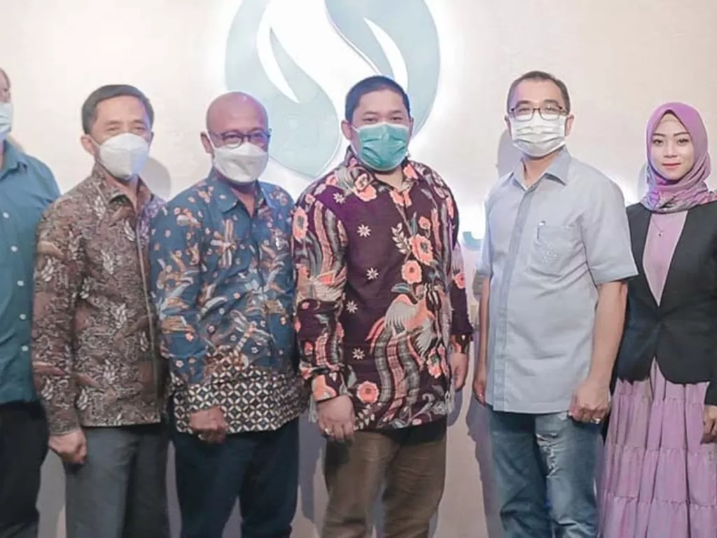 Jajaran Manajemen Didimax berpose saat pembukaan cabang Jakarta (dokumentasi Didimax)) 