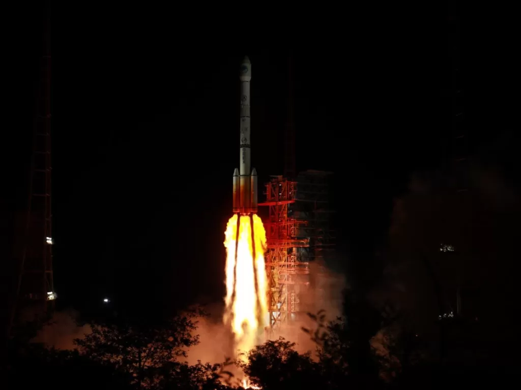 Long March 3C saat diluncurkan di China (NASASpaceFlight0
