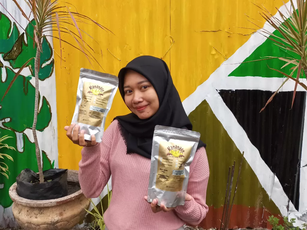 Mahasiswi sukses bisnis keripik pisang (Pramita Kusumaningrum/IDZ Creators)