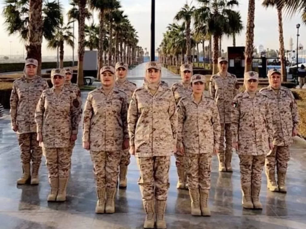 Anggota militer perempuan Kuwait dilarang membawa senjata. (Twitter/@Kuwait_DC)
