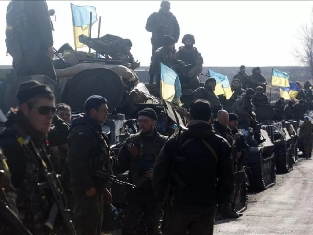 Ilustrasi militer Ukraina sedang melakukan persiapan latihan. (Foto/Anadolu Agency)