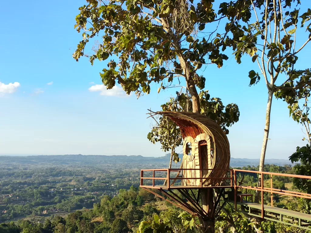 Puncak Ratu, wisata ketinggian populer di Pamekasan (Deni Agustian/IDZ Creators)