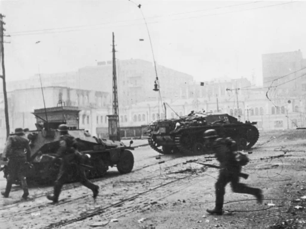 Ilustrasi yang terjadi saat perang dunia kedua, dimulai dari invasi yang mirip dengan situasi Rusia dan Ukraina. (Wikipedia).