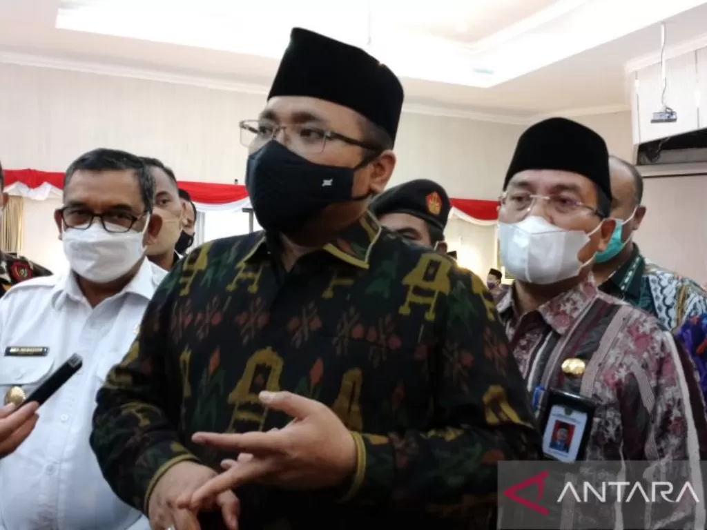 Menteri Agama Republik Indonesia saat diwawancara jurnalis di Pekanbaru. (ANTARA/Annisa Firdausi)