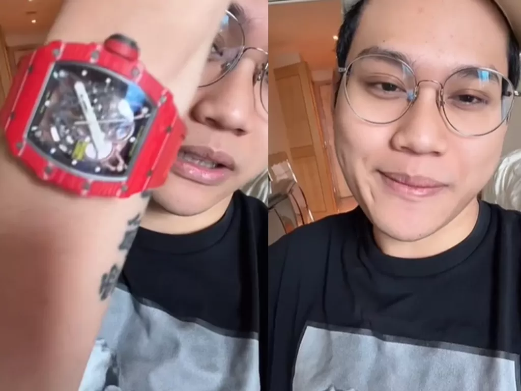 Tangkapan layar video Indra Kenz pamer jam tangan seharga Rp7 miliar. (TikTok @indrakenz)