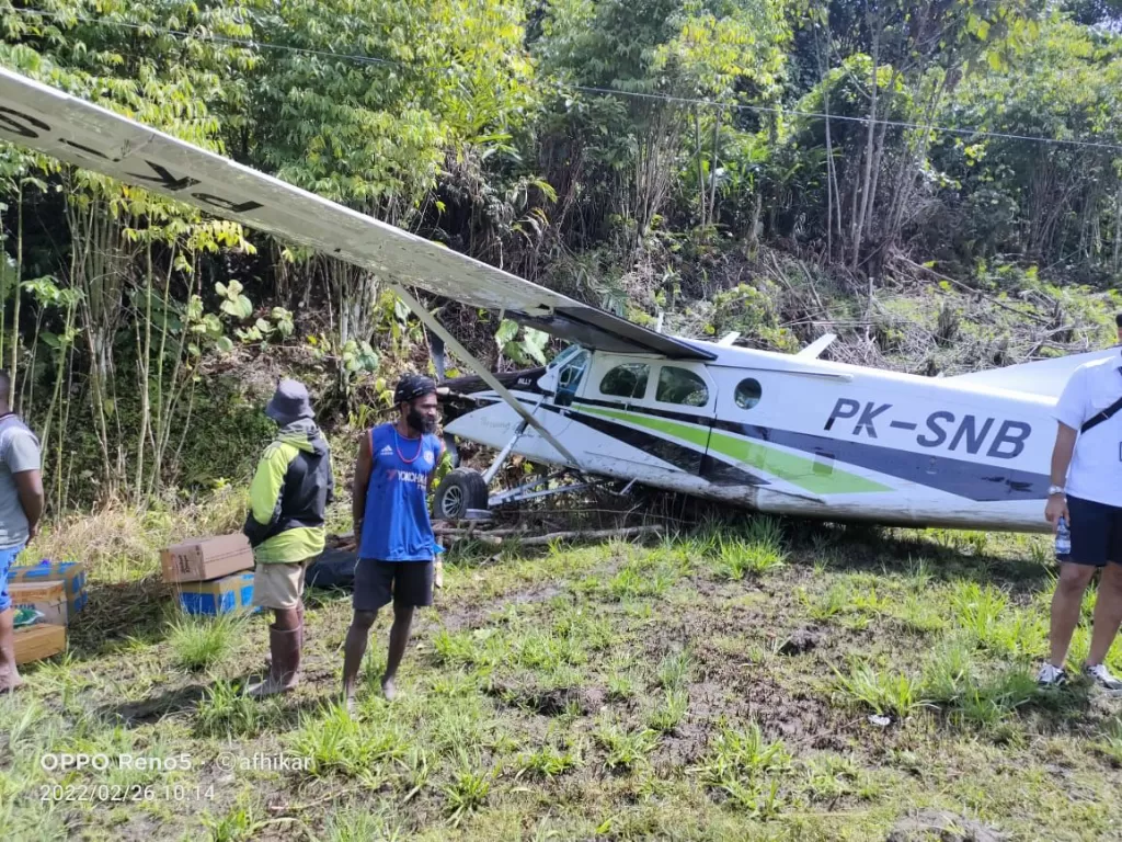 Pesawat Pilatus Tergelincir di Paniai, Papua. (Dok. Humas Polda Papua)