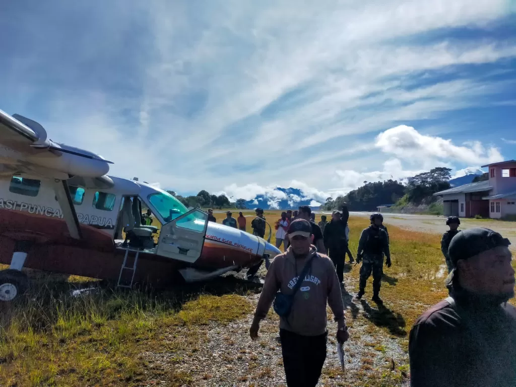 Pesawat SAS PK-FSW pengangkut sembako tergelincir di Intan Jaya, Papua. (Dok Polda Papua)