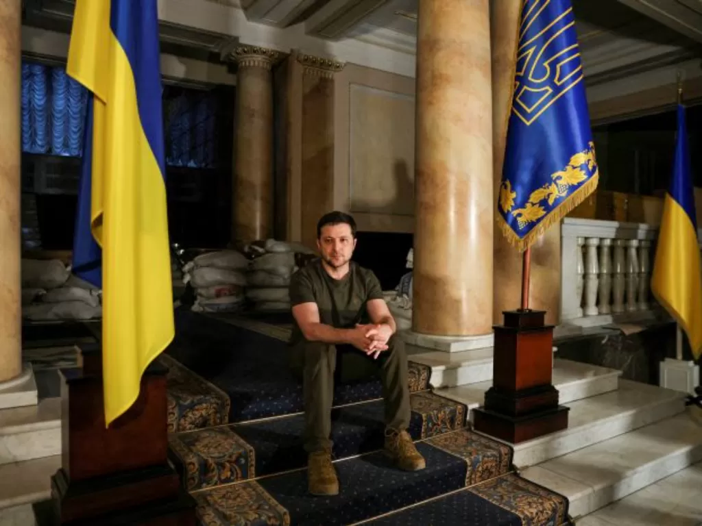 Presiden Volodymyr Zelensky sudah resmi mengajukan Ukraina gabung ke Uni Eropa. (REUTERS/Umit Bektas)