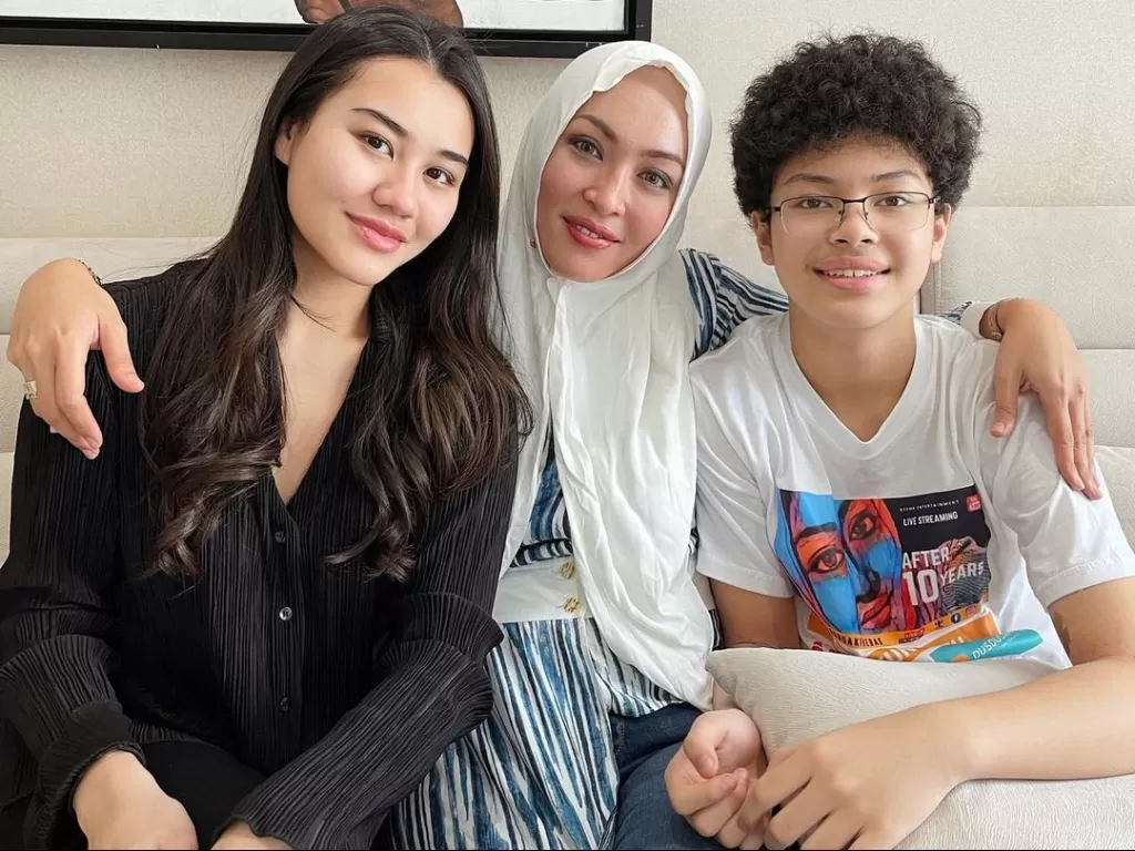 Angelina Sondakh bertemu dengan anak-anaknya (Instagram/@aaliyah.massaid)