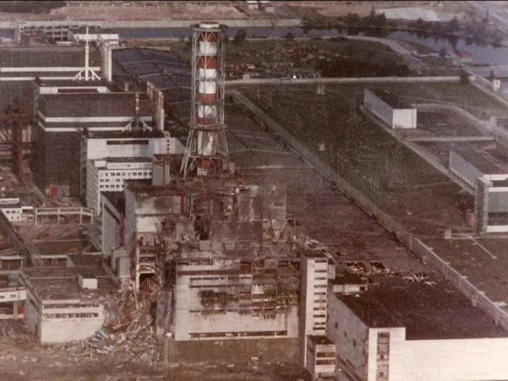 Dampak ledakan reaktor nuklir di PLTN Chernobyl, Uni Soviet (History)