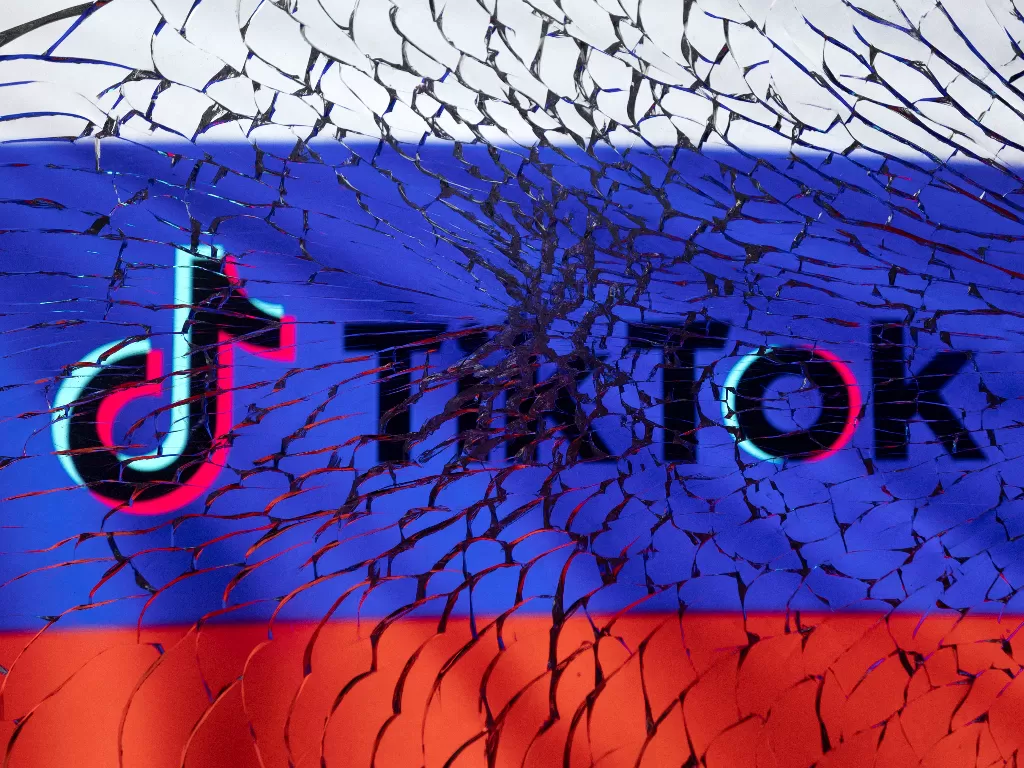 TikTok larang konten di Rusia. (Ilustrasi/REUTERS/Dado Ruvic)