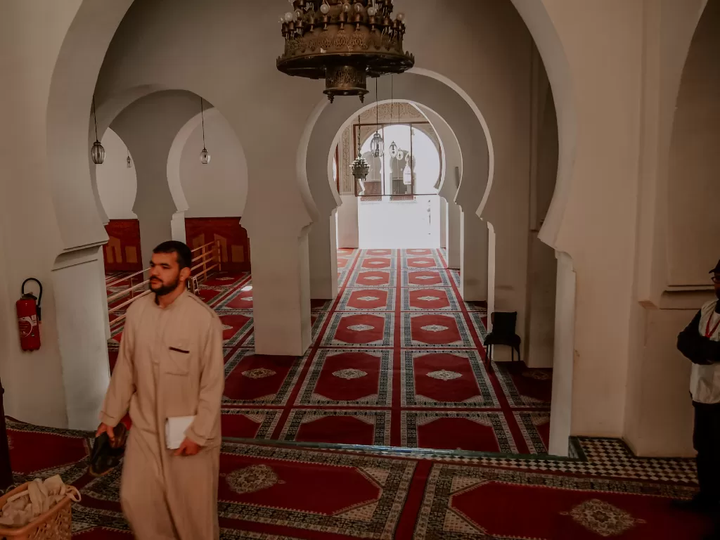 Masjid yang berada di komplek Universitas Al-Qawariyyin, Maroko. (Fabiola Lawalata/IDZ Creators) 