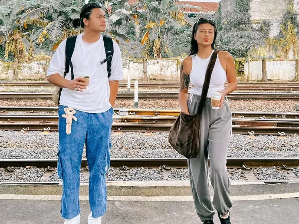 Gangga Kusuma dan Awkarin. (Instagram/@awkarin)