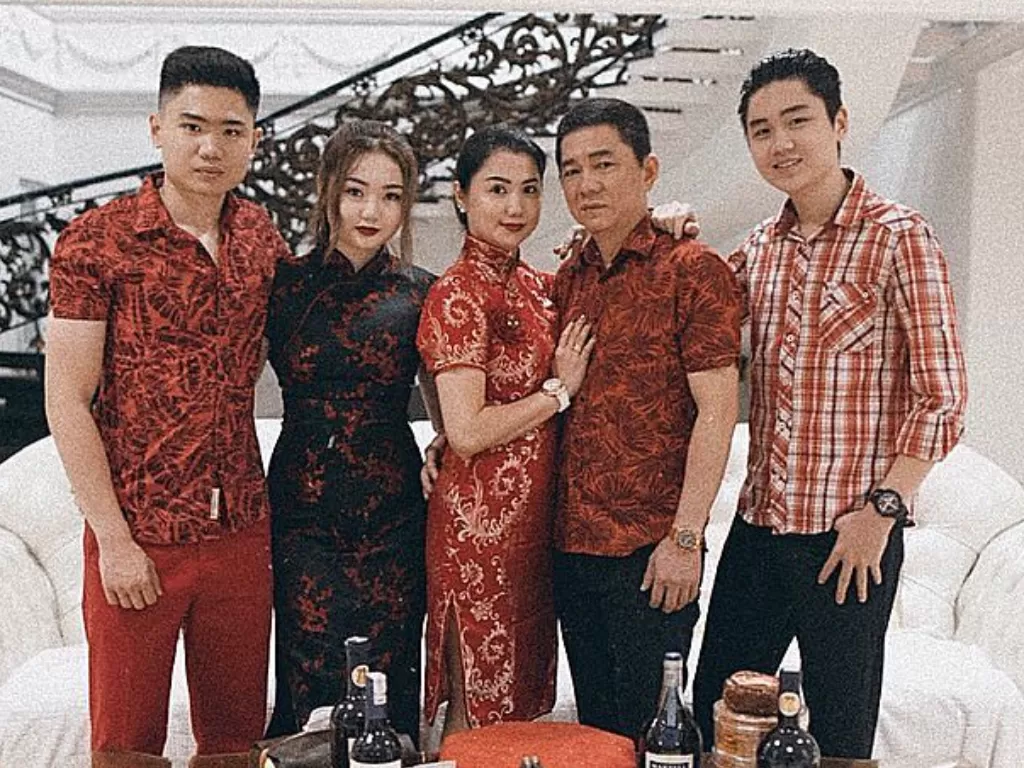 Vanessa Khong dan keluarga. (Instagram/vanessakhongg)