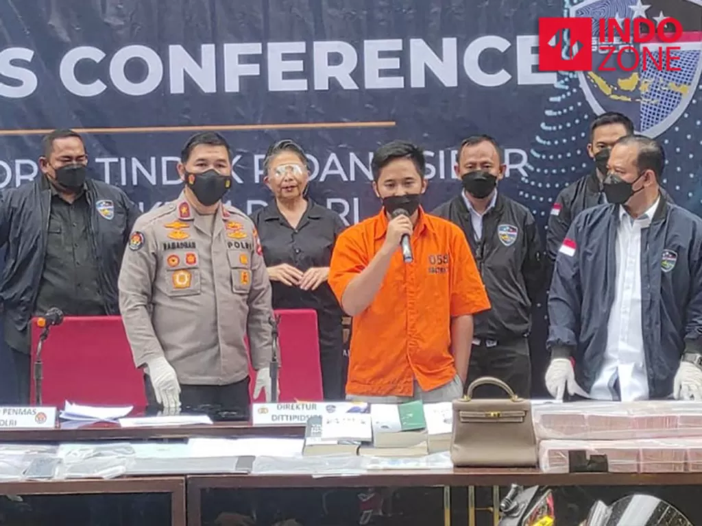 Konferensi pers kasus Doni Salmanan di Bareskrim Polri, Jakarta. (INDOZONE/Samsudhuha Wildansyah).