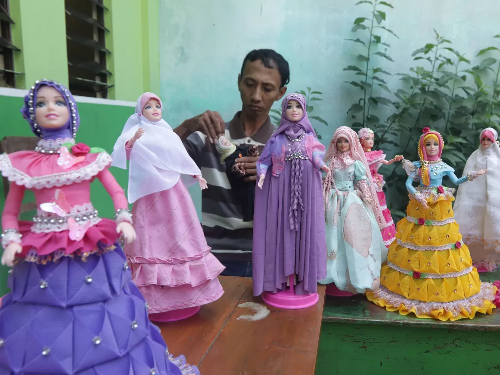 Boneka barbie Muslim buatan perajin Solo, Jawa Tengah. (Sunaryo Haryo Bayu/IDZ Creators)